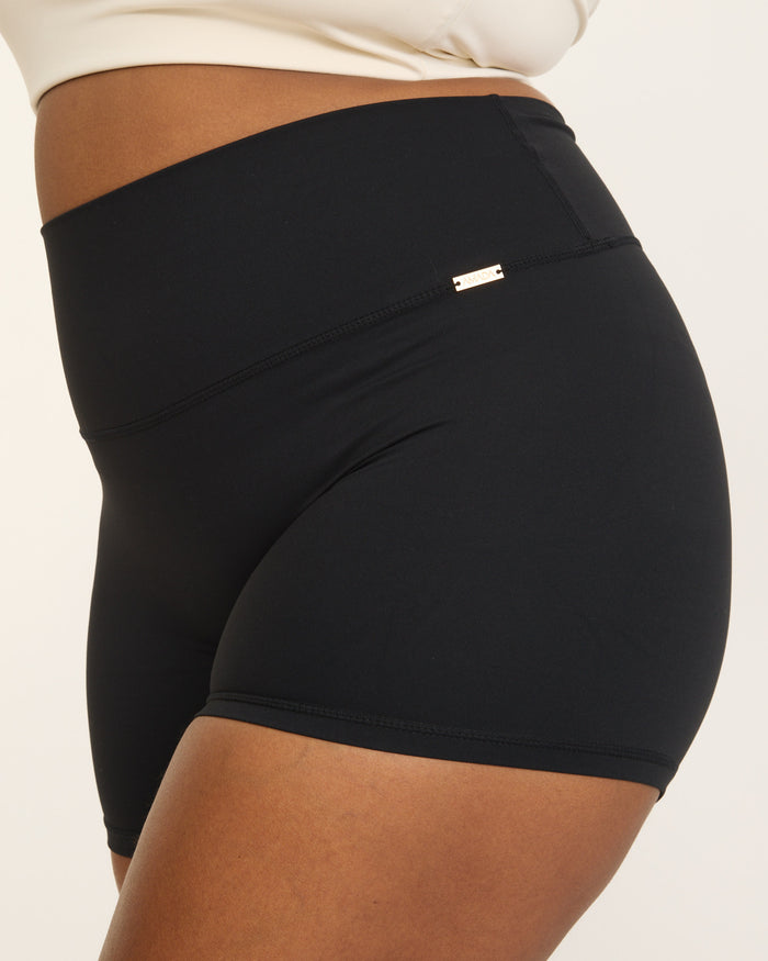Belle Shorts - Black