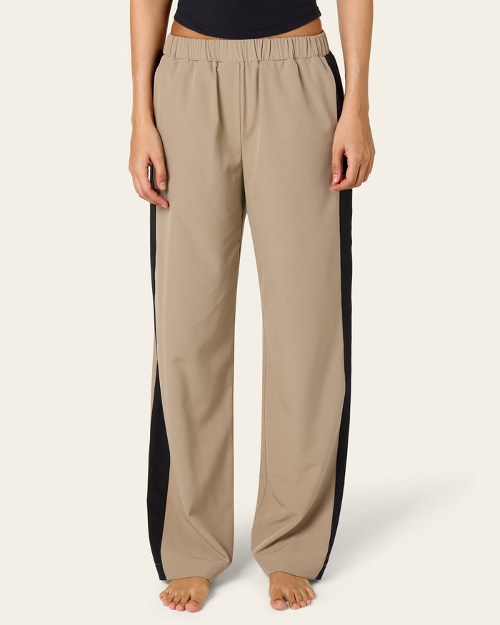 AMADA Tracksuit Jogger - Beige/Black