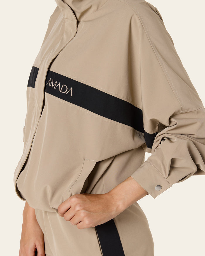 AMADA Windbreaker Jacket - Beige/Black